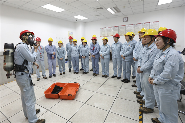 8（备用图片新闻）扬子石化 以练促学提升员工应急能力.jpg