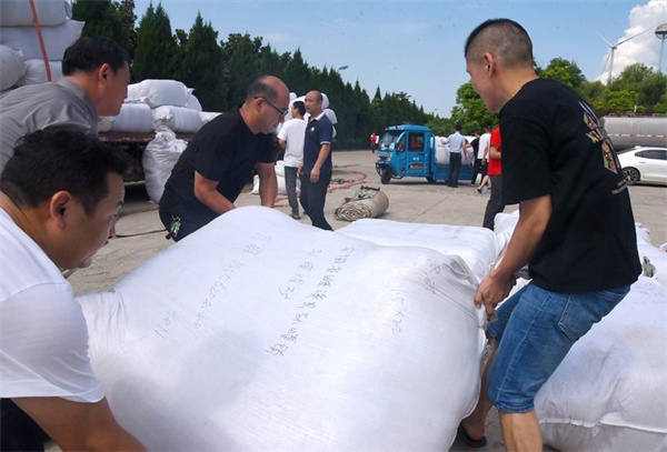 5孙疃矿：冬夏“两床被” 满满都是爱.jpg