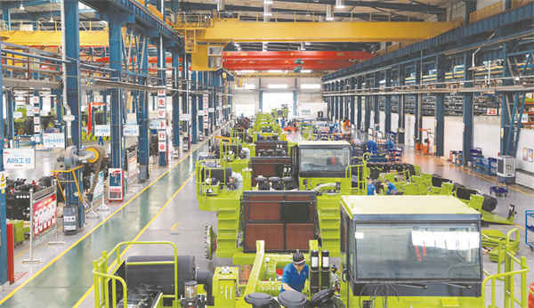 1725457878329786.jpg 1-1 1 1,北重集团北方股份公司总装车间生产现场。.jpg