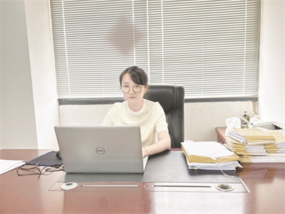 5-5 2 图为江苏中唯诚会计师事务所所长梁慧.jpg