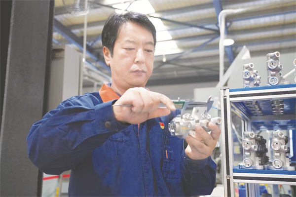 8-3 3、匠心筑梦.jpg