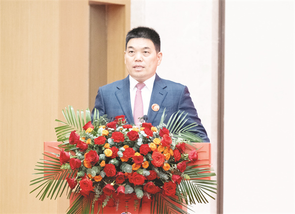 1728301601383786.jpg 4-8 8为:双汇发展总裁马相杰.jpg