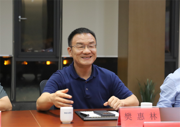 1728384490165572.jpg 4必发 郑州市二七区委书记樊惠林.jpg