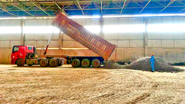 6备用图片新闻 六国化工高品质新品首发客户.jpg