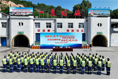 1729343242493549.jpg 1 聚才:“搭”桥梁“竖”阶梯.JPG