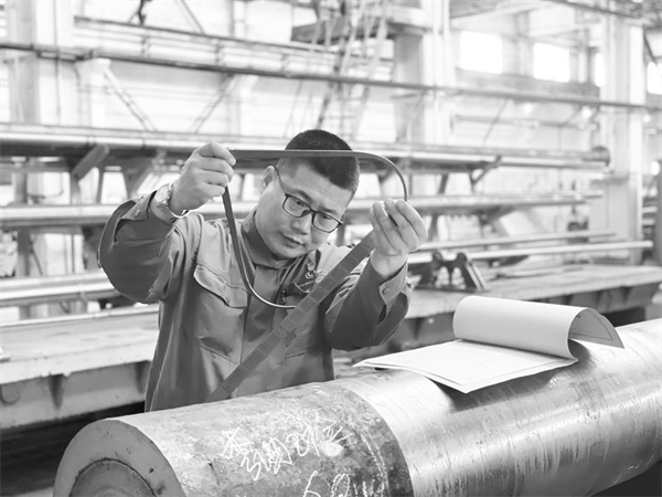 1729509450676232.jpg 2-3 4 1李中杰.jpg