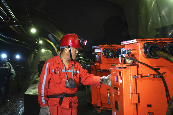 1732013824646849.jpg 6罗洪彬:牵头做好“管理、稳产、创效”三篇文章.jpg