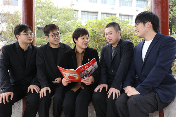 6（ 图片新闻 ）安徽桃园矿： “微宣讲”释放大能量.JPG