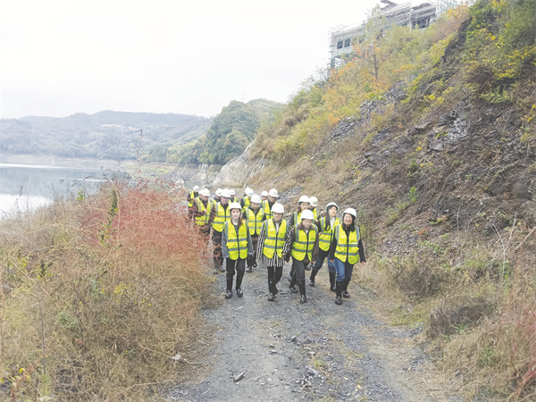 8-4 7十堰水源公司干部职.jpg