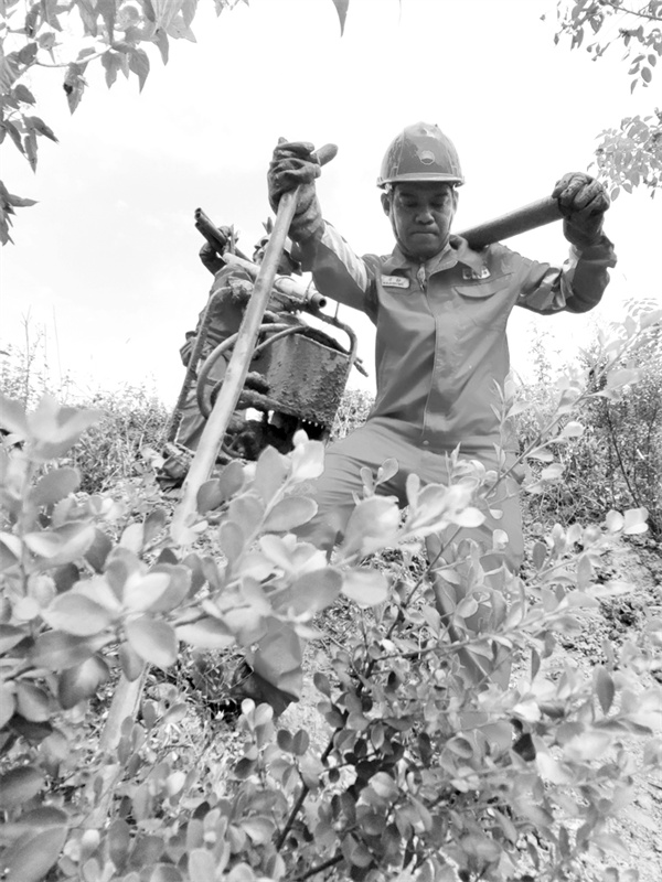 2-4 5，井位搬迁搭把力.jpg