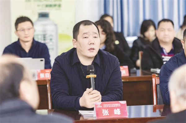 4-4 3 2 金星啤酒集团副董事长张峰.jpg