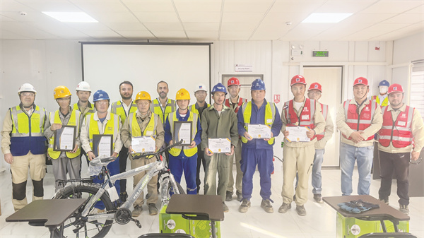 8-1 个人月度安全奖励仪式.jpg