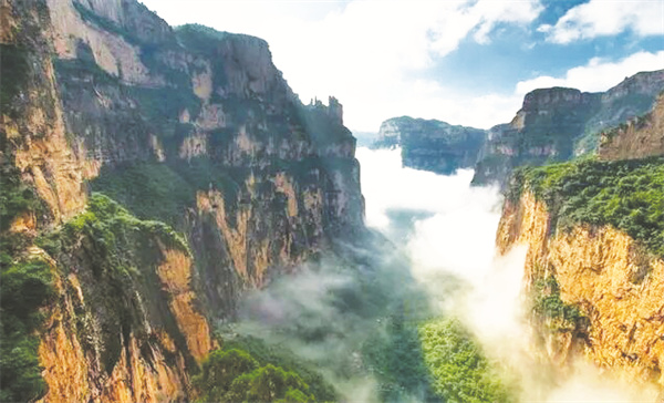 8-2 5太行奇峡 壮美如诗.jpg