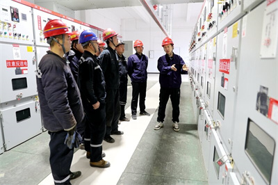 图1招贤矿业运转队开展现场培训的场景_proc.jpg