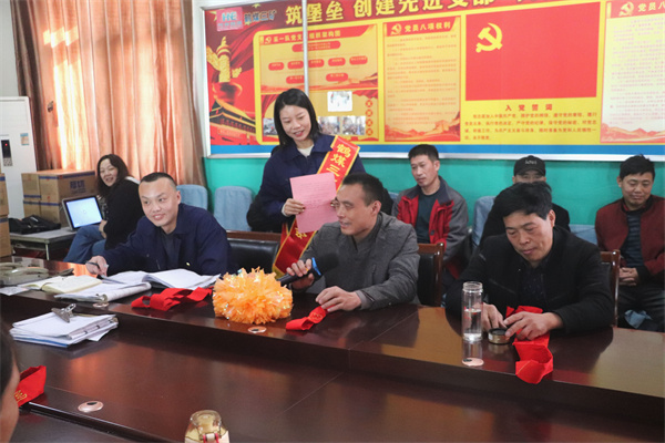 1鹤煤三矿为安全生产开“良方.jpg