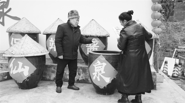 3-3 2 2 公司董事长宋陆军在.jpg