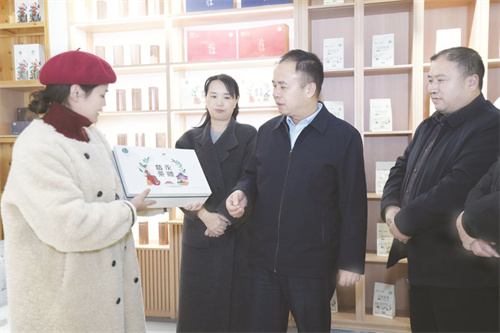 1739794499252854.jpg 4-2 1 2,永顺县委书记向加.jpg