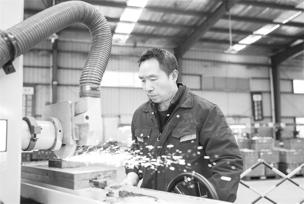 1740054160958302.jpg 3-4 四川广安:民营经济助.jpg