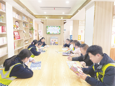1740397929844815.jpg 8-2 3大手牵小手.jpg