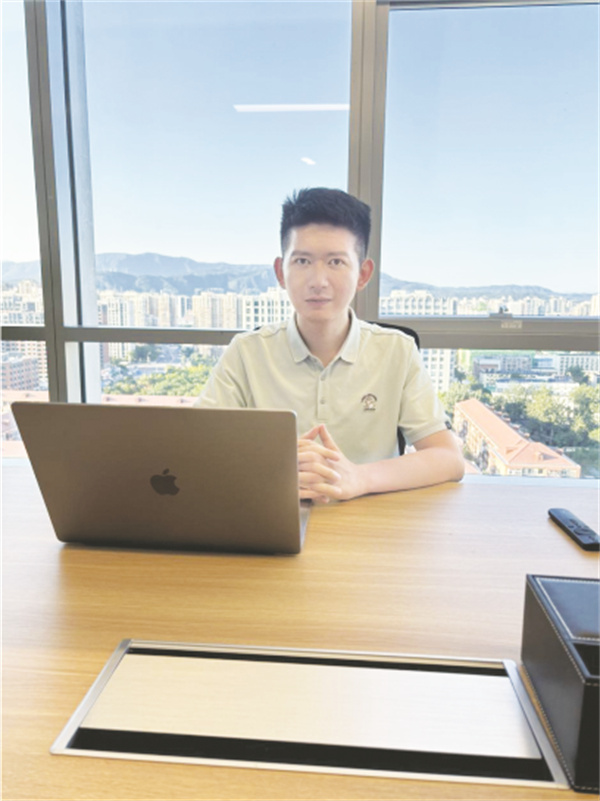 8-2 2 必发 张伦齐.jpg