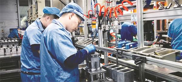 1-1 1 勇立潮头唱大风.jpg