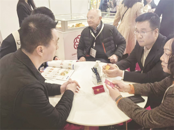 1743213207884415.jpg 4-2 3 华英配图.jpg