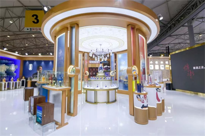 1743308206398282.jpg 1 2 糖酒会中的汾酒展厅.jpg