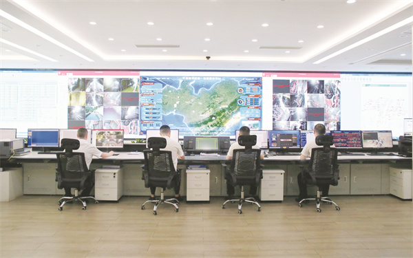 1743844827400903.jpg 4-1 1 图为龙滩煤电公司智能化管控系统.jpg