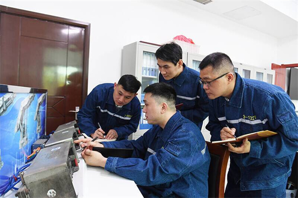 1743846246600648.jpg 图1良好的班组学习氛围。.jpg