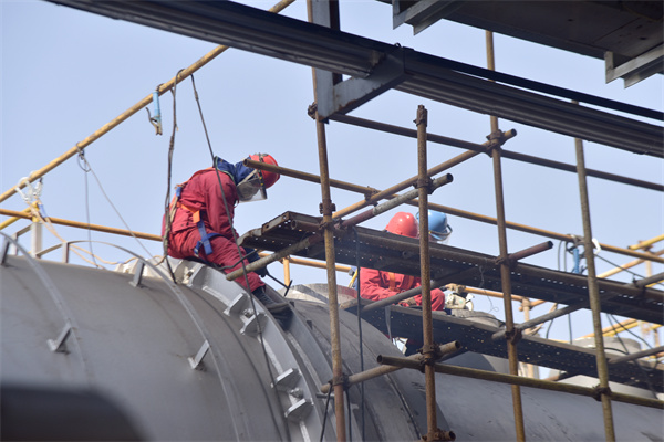 4 施工人员现场安全作业.jpg