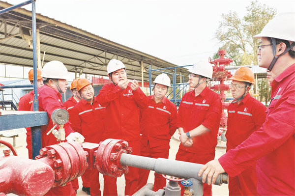 4-2 5 河南油田配图.jpg