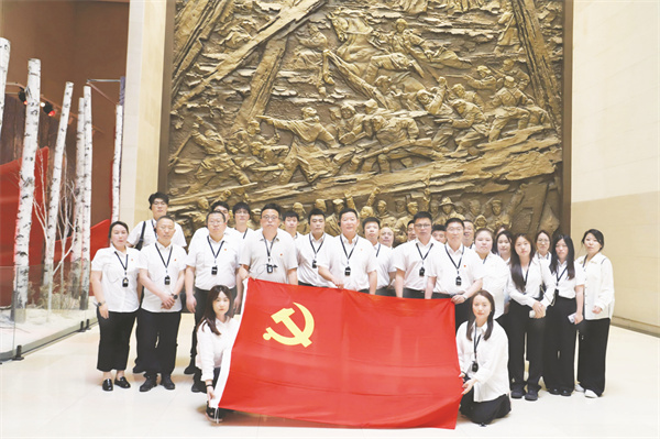 8-1 图1长春一东零部件公司党支部.jpg