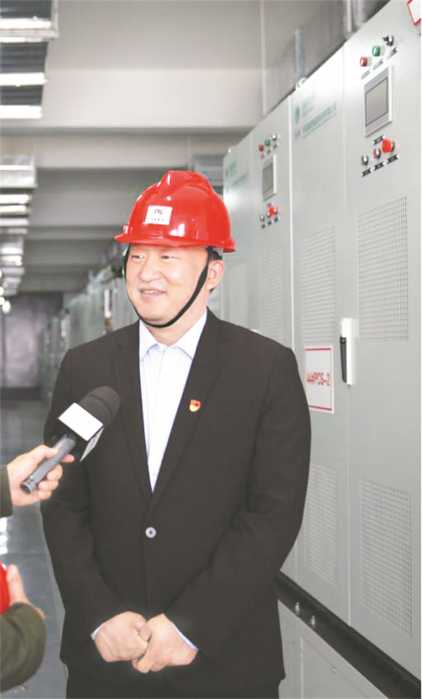 1-3 3 企业家之声 图为白雪杰在接受中央电视台记者采访.jpg