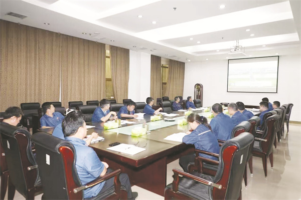 1754835145559677.jpg 1-1 2 喜集团组织专题学习.jpg