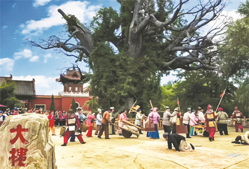1754916259691668.jpg 8-3 2 2大槐树下洪武大移民场景。.jpg