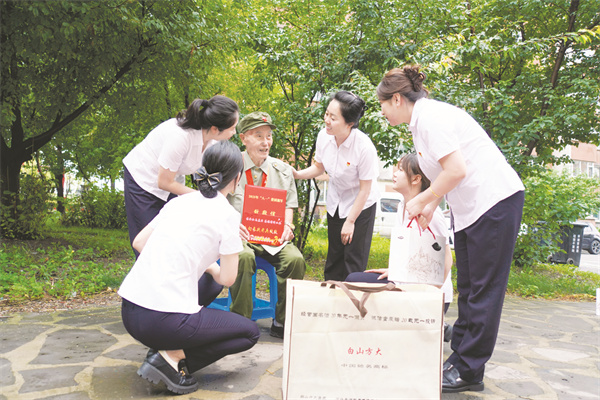 4-9 4 9 抗美援朝老兵包显荣（94岁）.jpg