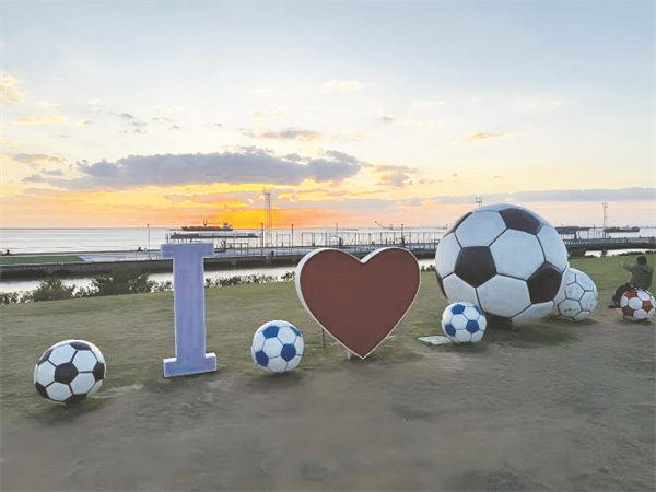 8-1 图1江海奔涌看南通.jpg