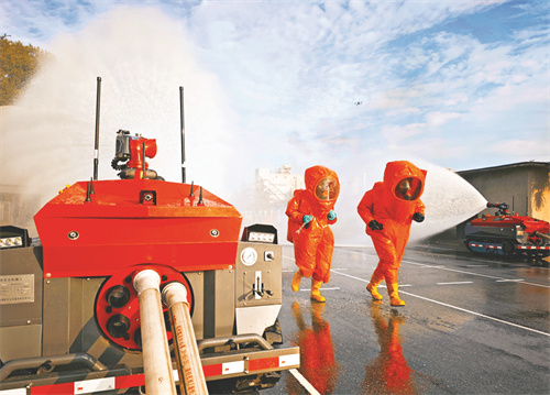 5-2 2仪征化纤筑牢消防安全防线.jpg