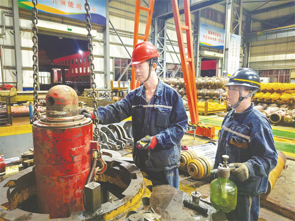 5-1 1 1 夜以继日 决战正酣.jpg