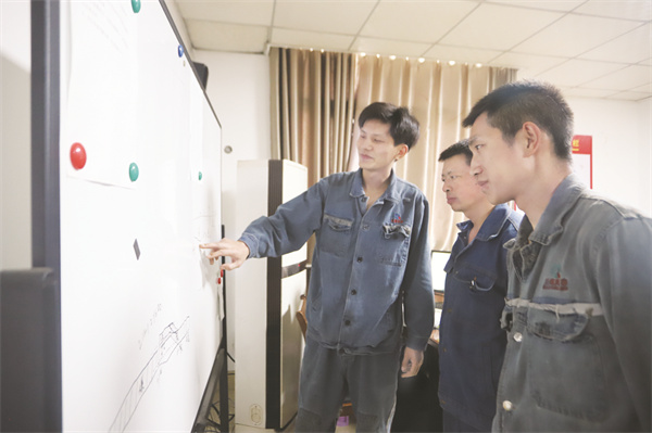 1765894675502814.jpg 5-1 1新维煤业推行.jpg