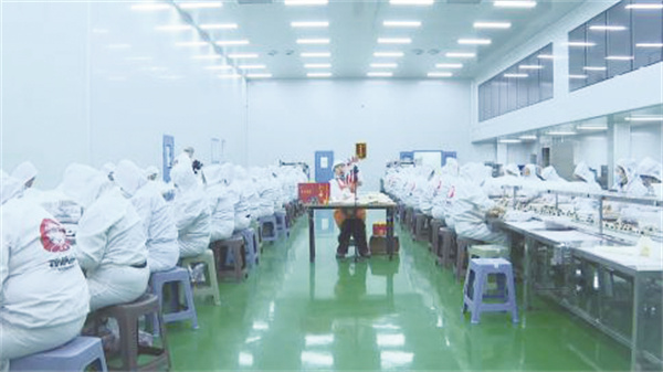 5-3 5霍嬷嬷食品公司车间内.jpg