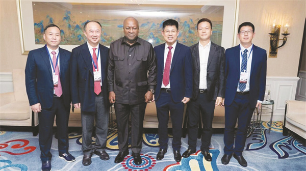 4-14 14 左起：高建、卓新.jpg