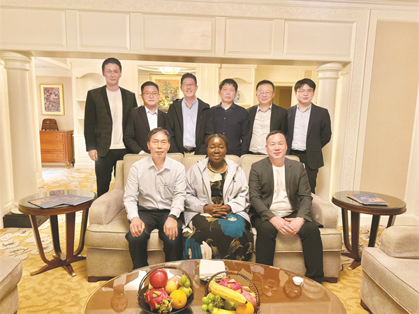 4-15 15 左起：梁千盛（巴德富集.jpg