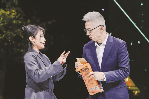 1-1 2 常晓虹接受江苏卫视采访.jpg