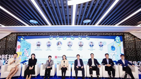 深圳“硬科技春晚”落幕 共议培育“尖兵”企业新路径.jpg