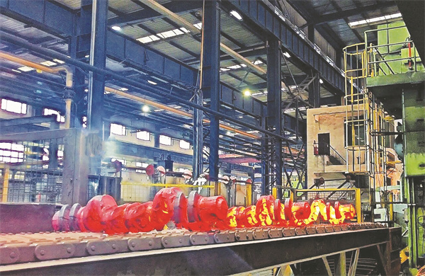 5-1 1富成锻造公司生产一线全力运.jpg