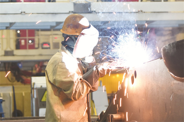 5-2 图2一机集团一线生产窄口攻坚.jpg